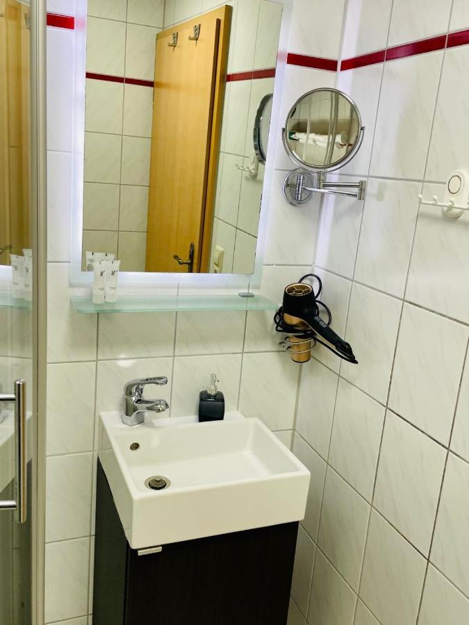Gastehaus Gluck Wir Haben Immer Eintrittskarten Fur Den Europa-Park Fur Sie! Hotel Rust Eksteriør billede